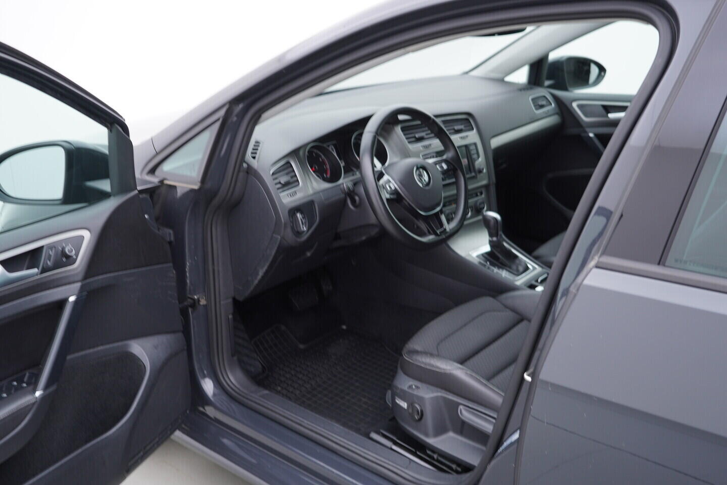 OV190V08871_18.webp_GOLF Comfortline 1.4 TFSI 92 kW automat