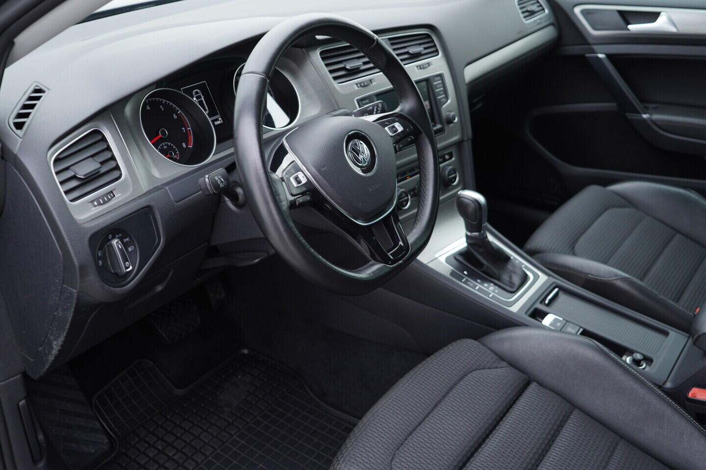 OV190V08871_22.webp_GOLF Comfortline 1.4 TFSI 92 kW automat