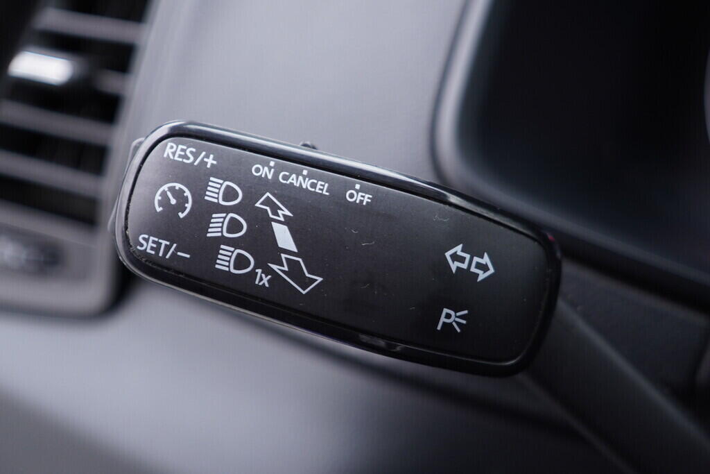 OV190V08873_23.webp_KAROQ Active 2.0 TDI 85 kW manuál