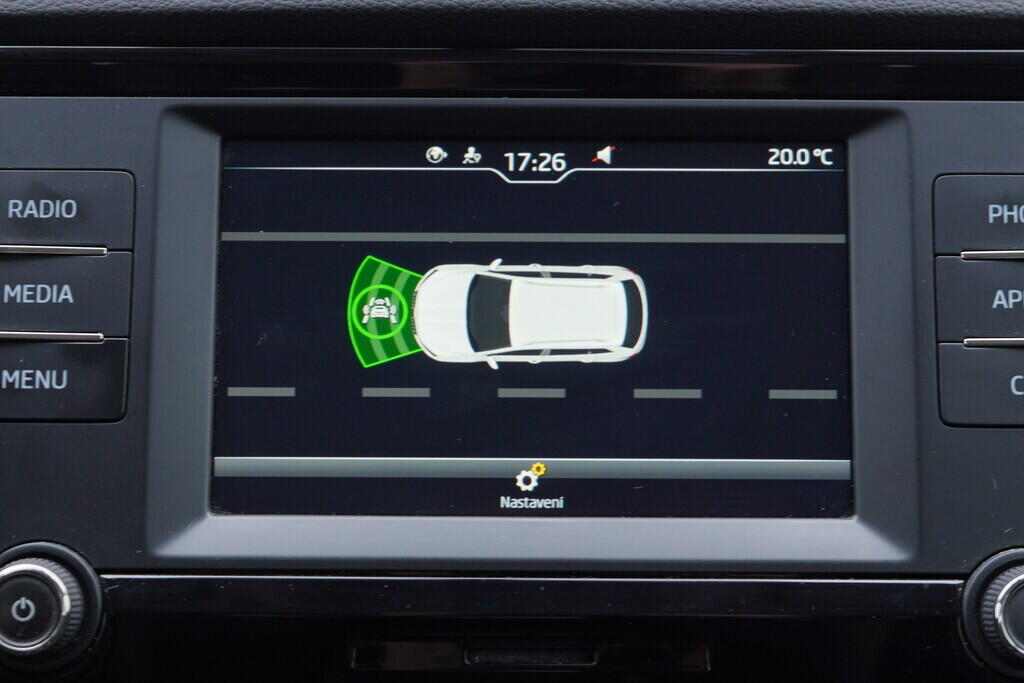 OV190V08873_28.webp_KAROQ Active 2.0 TDI 85 kW manuál