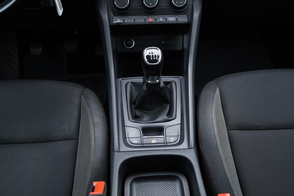 OV190V08873_32.webp_KAROQ Active 2.0 TDI 85 kW manuál