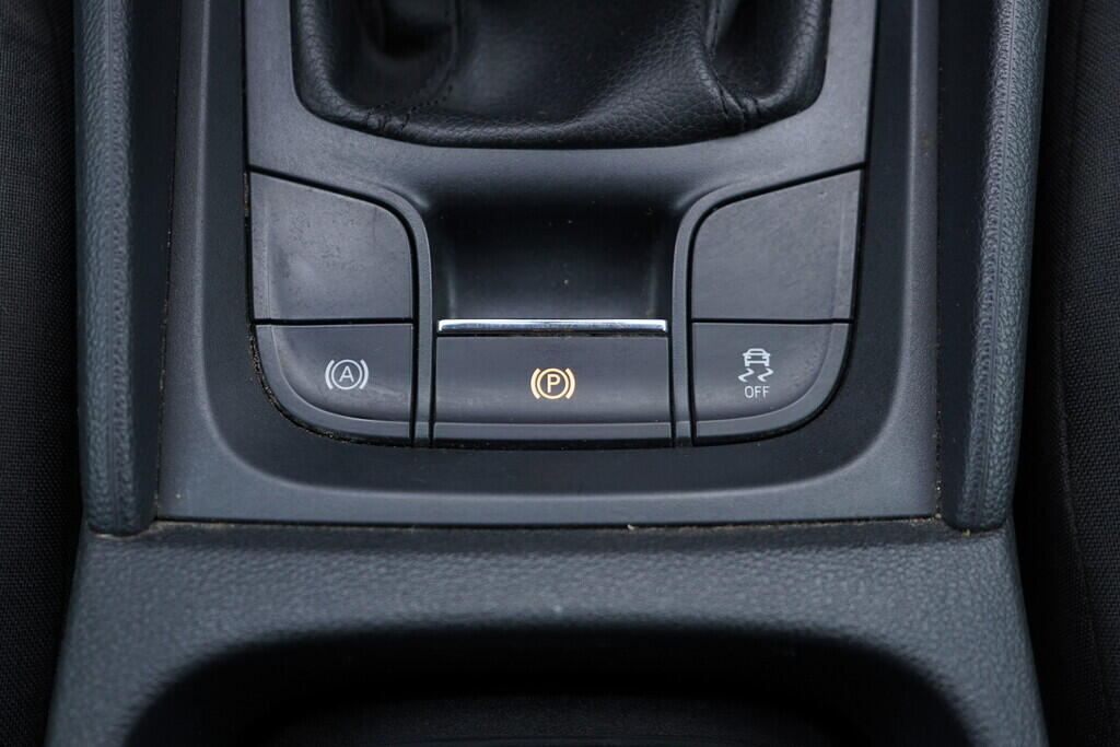 OV190V08873_33.webp_KAROQ Active 2.0 TDI 85 kW manuál