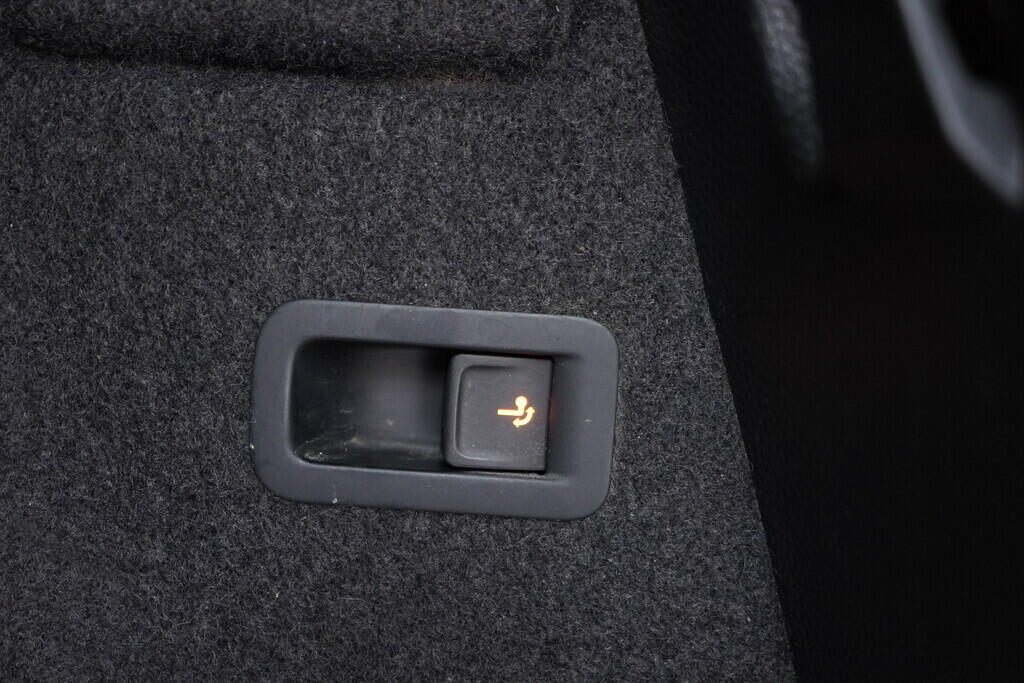 OV190V08873_37.webp_KAROQ Active 2.0 TDI 85 kW manuál