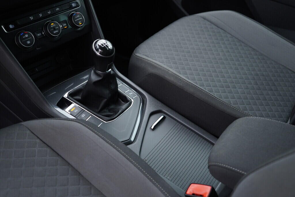 OV190V08884_31.webp_TIGUAN  2.0 TDI 110 kW manuál