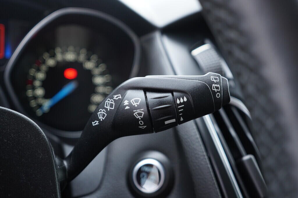 OV190V08886_24.webp_FOCUS Titanium 1.5  88 kW manuál