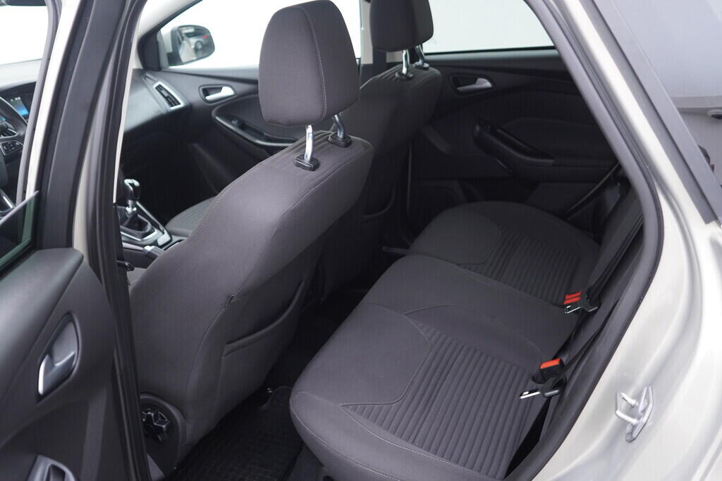 OV190V08886_34.webp_FOCUS Titanium 1.5  88 kW manuál