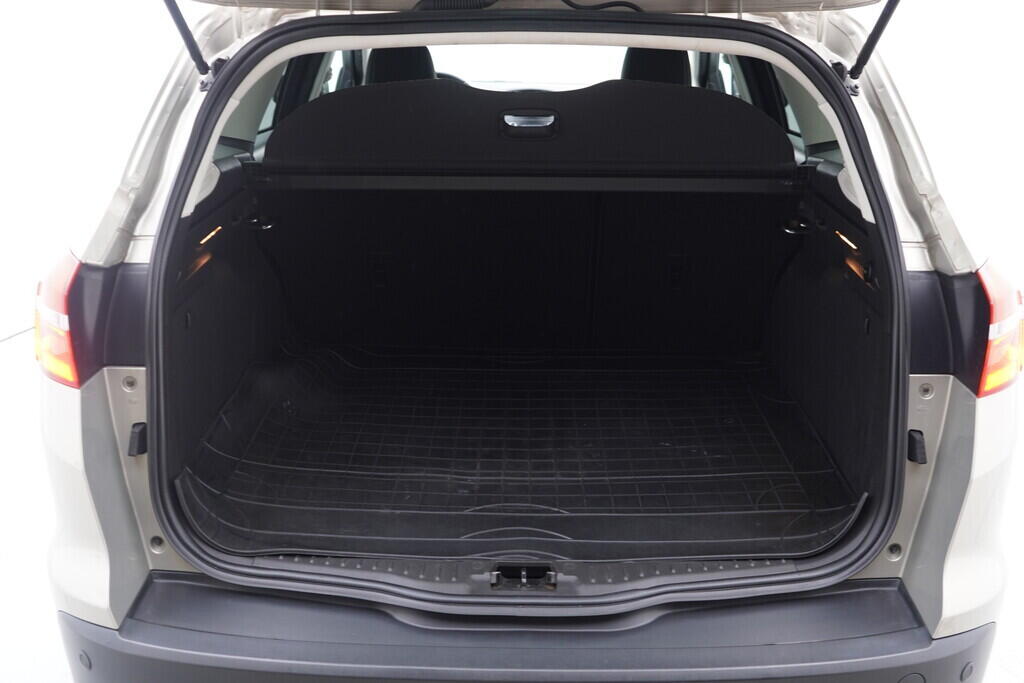 OV190V08886_36.webp_FOCUS Titanium 1.5  88 kW manuál