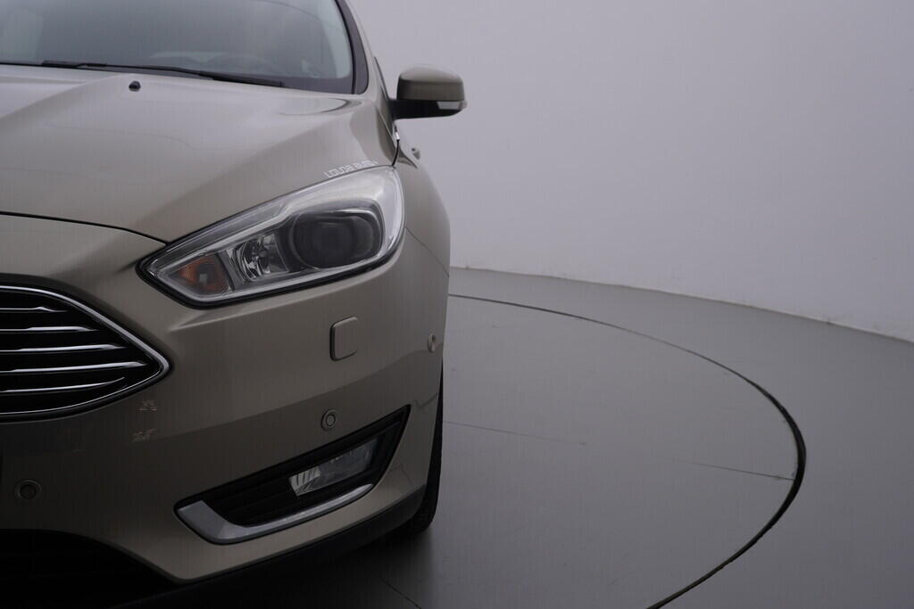 OV190V08886_40.webp_FOCUS Titanium 1.5  88 kW manuál