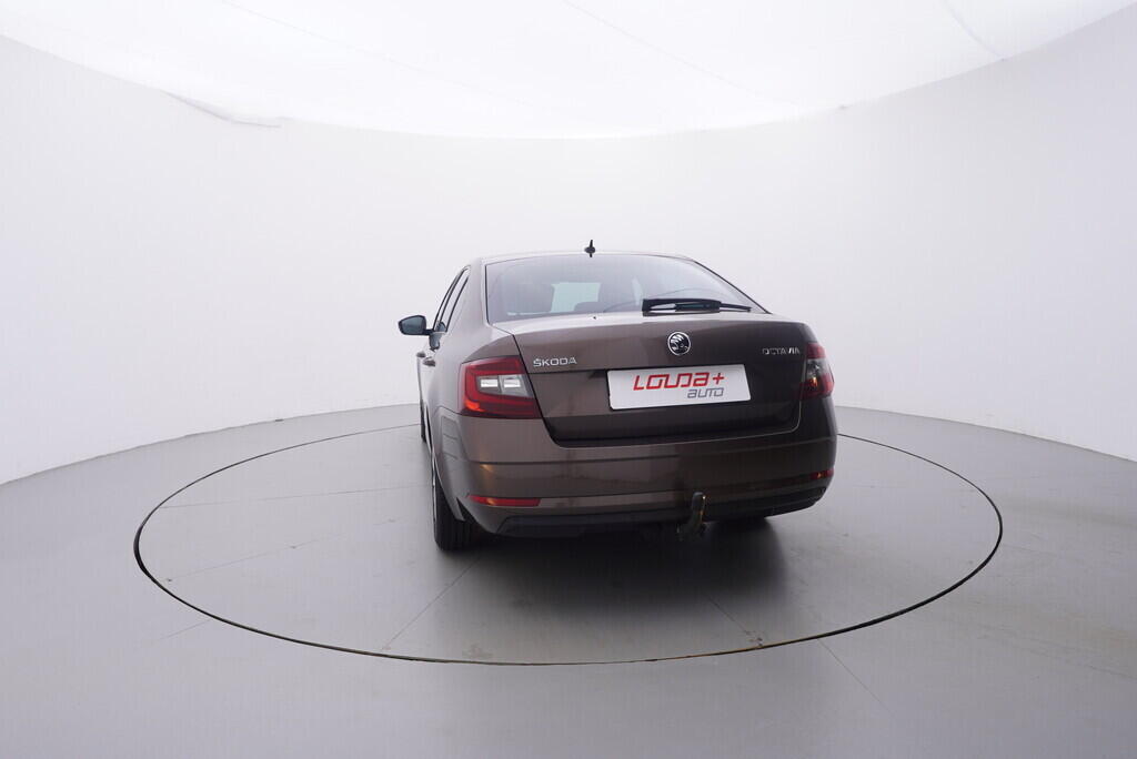 OV190V08887_13.webp_OCTAVIA Ambition Plus 1.0 TSI 85 kW manuál, DPH