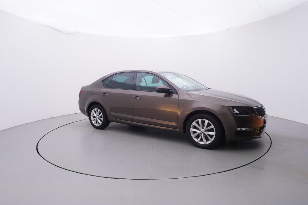 OV190V08887_16.webp_OCTAVIA Ambition Plus 1.0 TSI 85 kW manuál, DPH