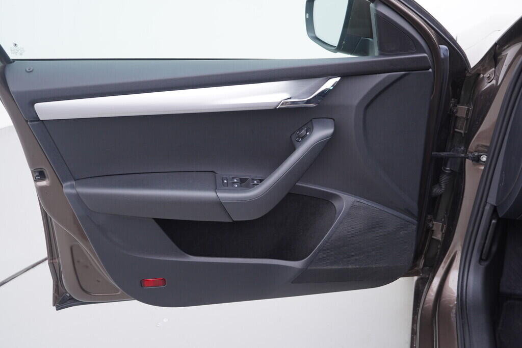 OV190V08887_19.webp_OCTAVIA Ambition Plus 1.0 TSI 85 kW manuál, DPH