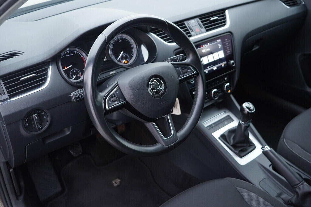 OV190V08887_22.webp_OCTAVIA Ambition Plus 1.0 TSI 85 kW manuál, DPH