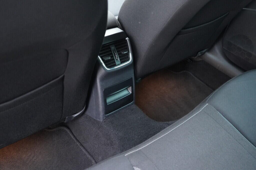 OV190V08887_39.webp_OCTAVIA Ambition Plus 1.0 TSI 85 kW manuál, DPH