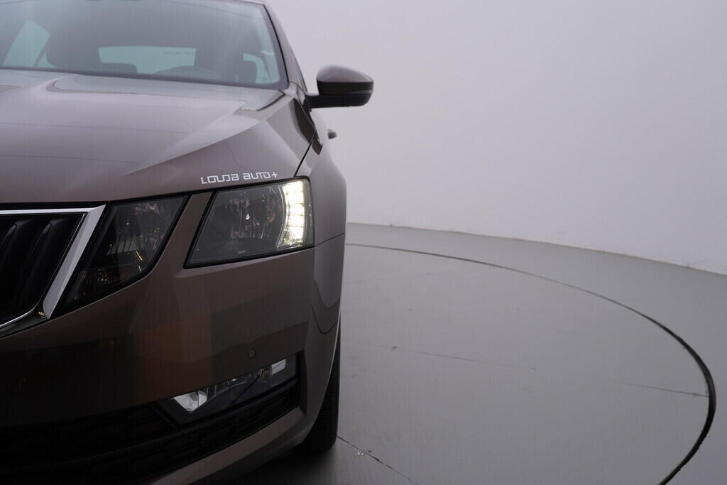 OV190V08887_44.webp_OCTAVIA Ambition Plus 1.0 TSI 85 kW manuál, DPH