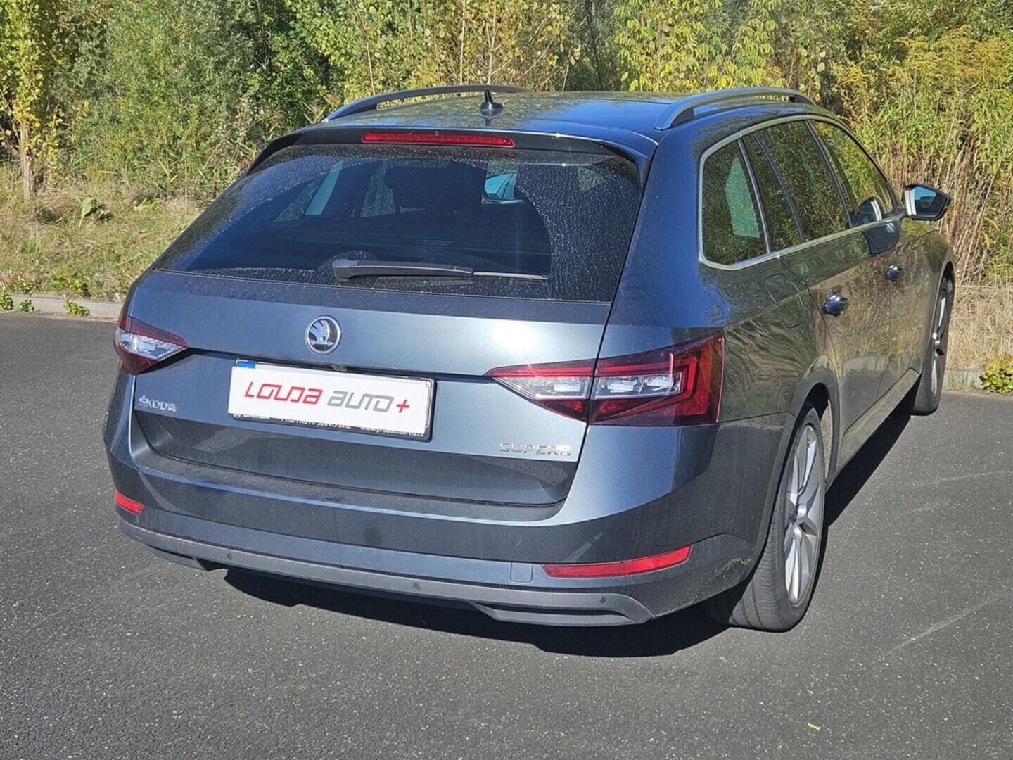 OV190V08892_11.webp_SUPERB Style 2.0 TDI 110 kW manuál