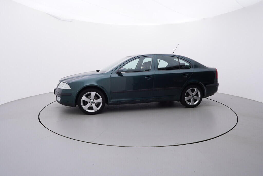 OV190V08901_11.webp_OCTAVIA Elegance 2.0 FSI 110 kW manuál