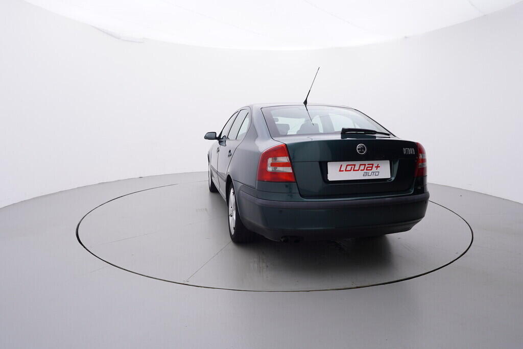OV190V08901_13.webp_OCTAVIA Elegance 2.0 FSI 110 kW manuál