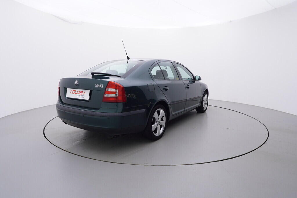 OV190V08901_14.webp_OCTAVIA Elegance 2.0 FSI 110 kW manuál