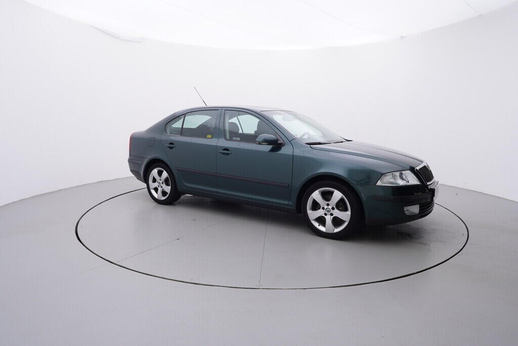 OV190V08901_16.webp_OCTAVIA Elegance 2.0 FSI 110 kW manuál