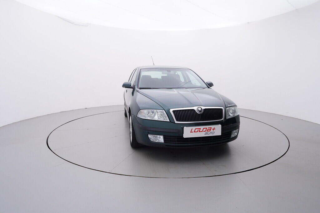 OV190V08901_17.webp_OCTAVIA Elegance 2.0 FSI 110 kW manuál