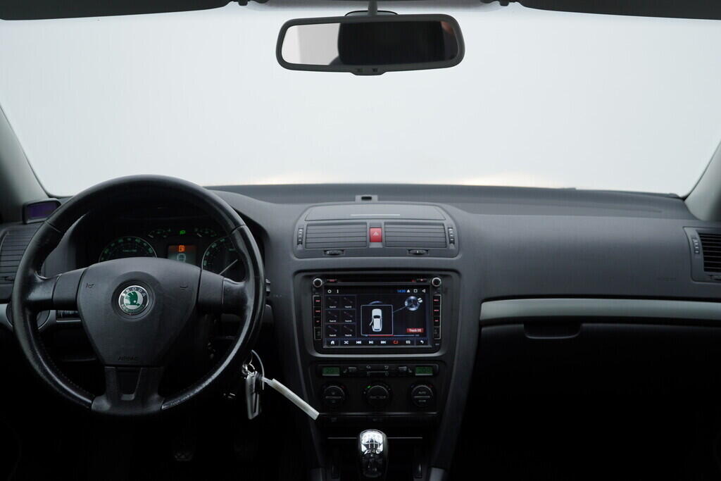 OV190V08901_26.webp_OCTAVIA Elegance 2.0 FSI 110 kW manuál