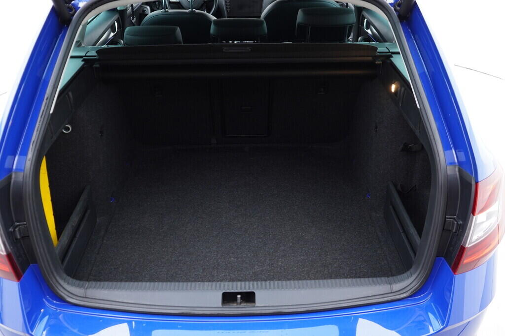 OV190V08909_47.webp_OCTAVIA Exclusive 1.6 TDI 85 kW automat