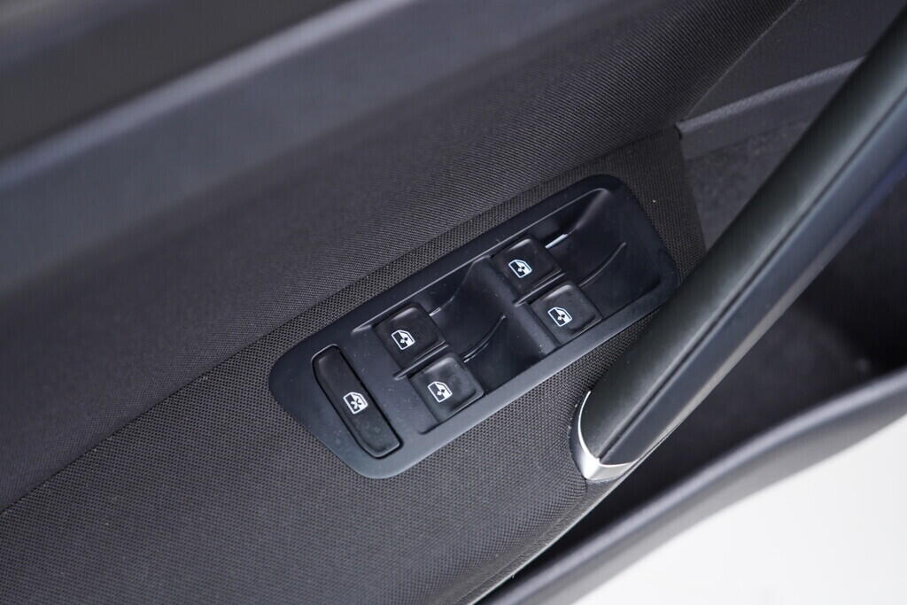 OV190V08910_20.webp_GOLF VARIANT Comfortline 1.0 TSI 85 kW manuál