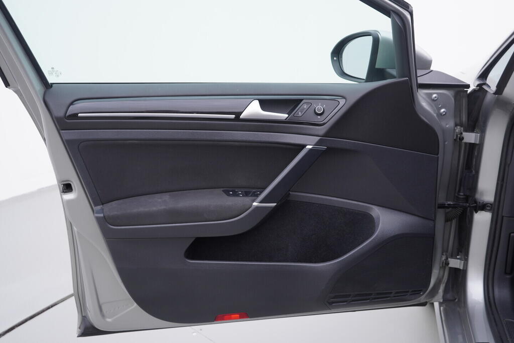 OV190V08912_19.webp_GOLF Highline 1.4 TSI 92 kW automat