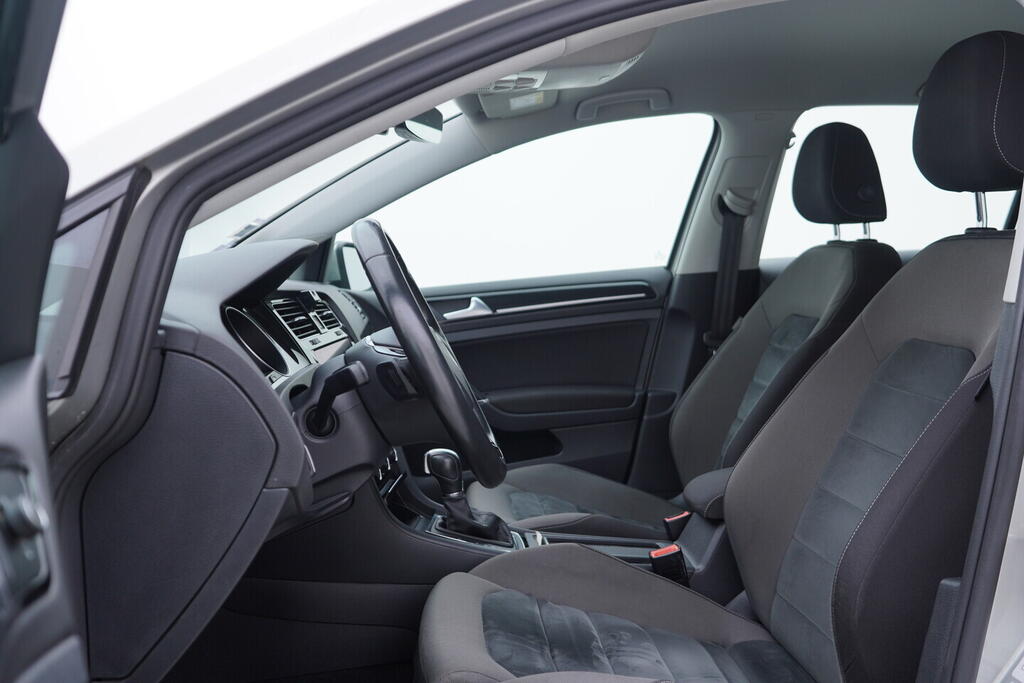 OV190V08912_24.webp_GOLF Highline 1.4 TSI 92 kW automat