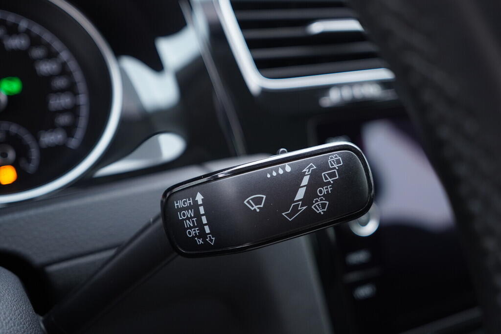 OV190V08912_26.webp_GOLF Highline 1.4 TSI 92 kW automat