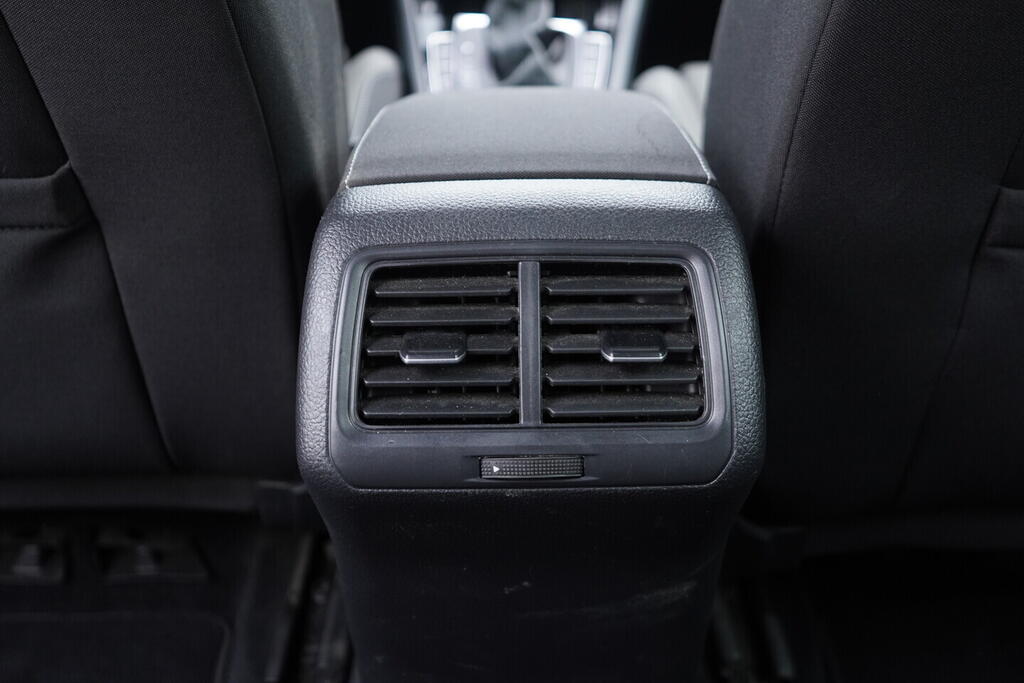 OV190V08912_37.webp_GOLF Highline 1.4 TSI 92 kW automat