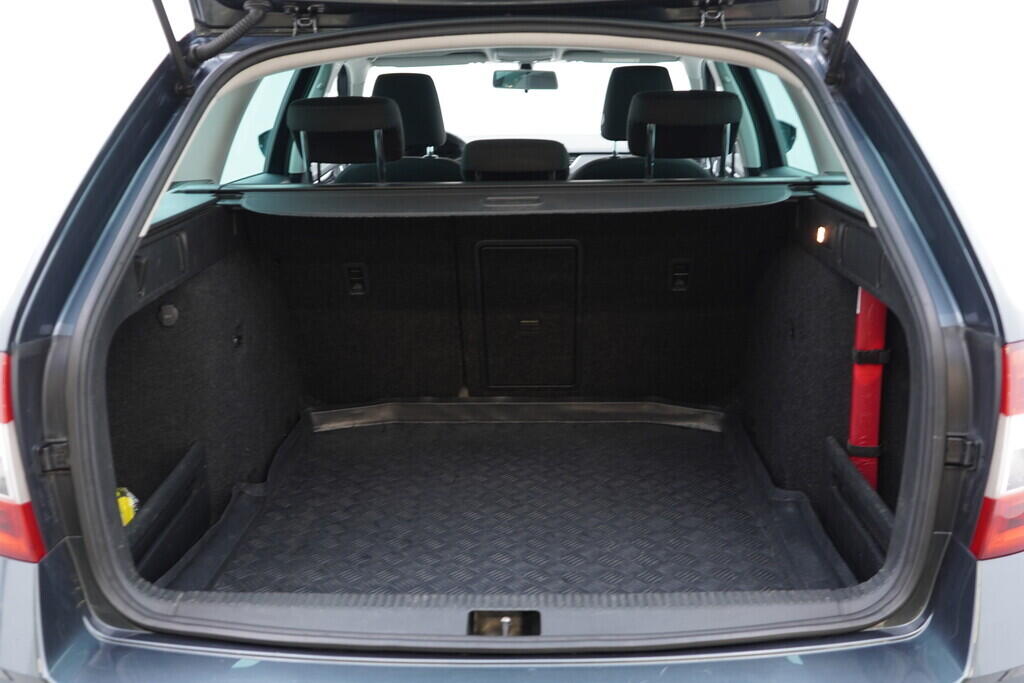 OV190V08913_38.webp_OCTAVIA Style 1.4 TSI 110 kW automat