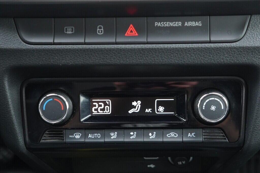 OV190V08914_30.webp_FABIA  1.0 TSI 81 kW manuál, DPH