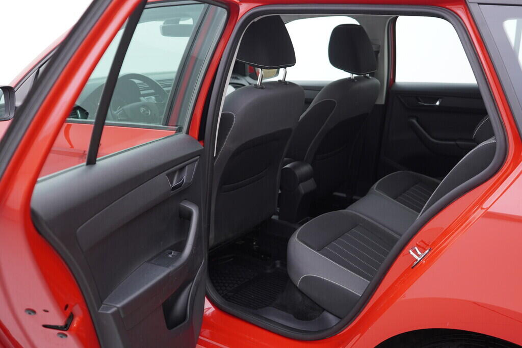 OV190V08914_32.webp_FABIA  1.0 TSI 81 kW manuál, DPH