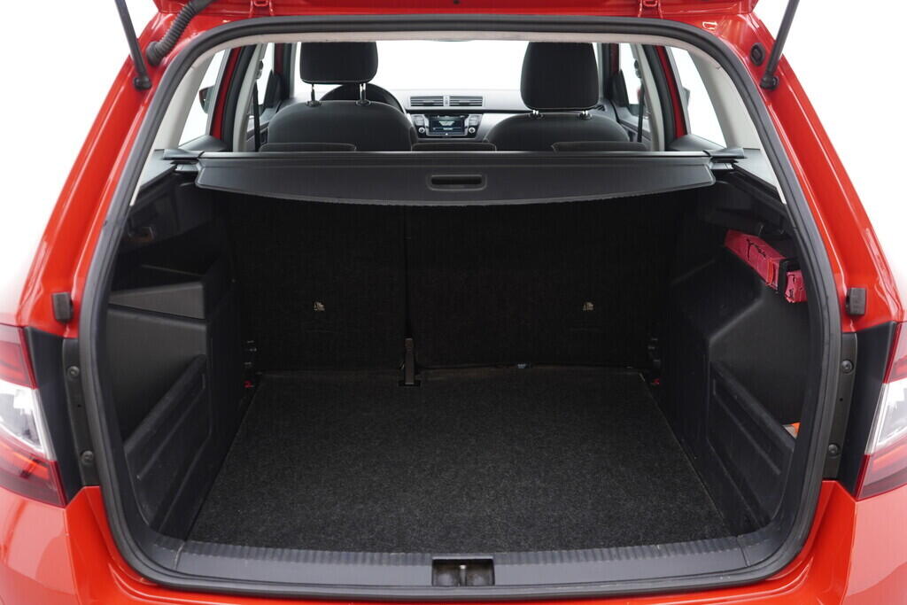 OV190V08914_34.webp_FABIA  1.0 TSI 81 kW manuál, DPH