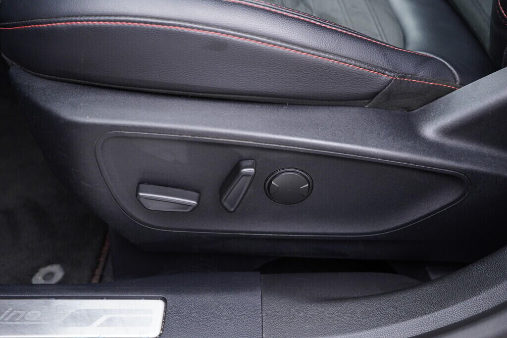 OV190V08938_22.webp_KUGA ST-LINE 2.0  140 kW automat, DPH