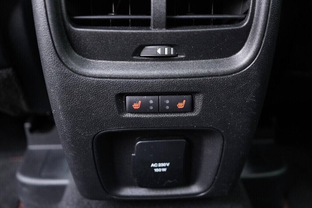 OV190V08938_38.webp_KUGA ST-LINE 2.0  140 kW automat, DPH