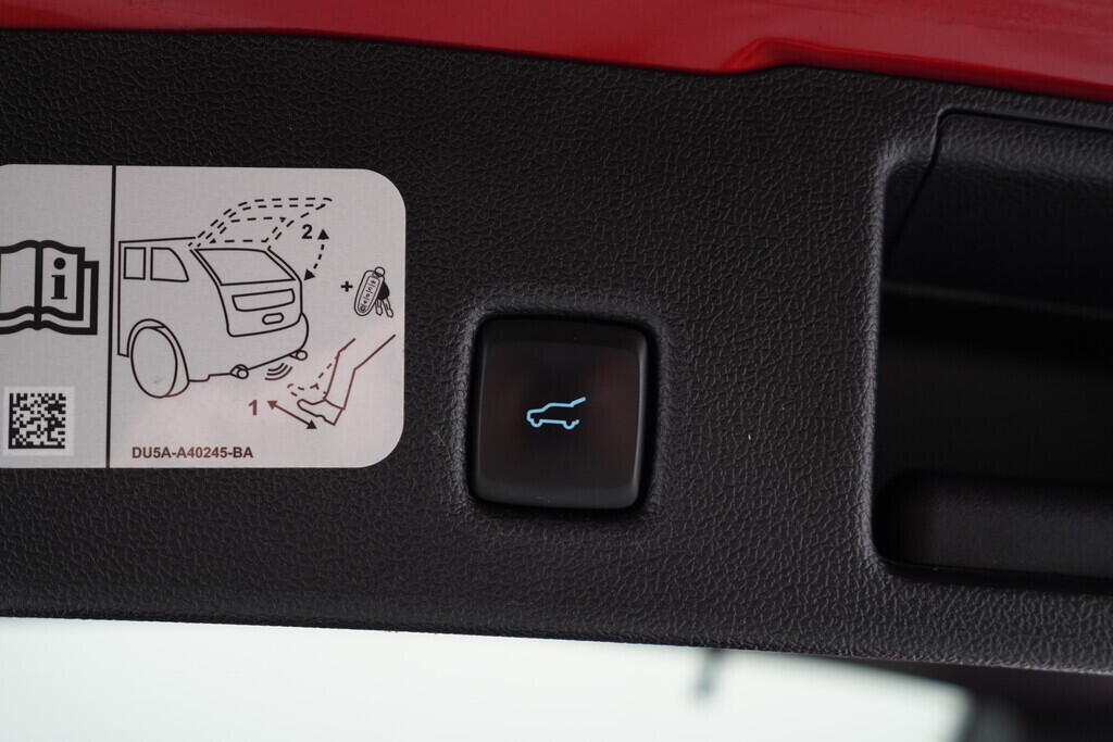 OV190V08938_40.webp_KUGA ST-LINE 2.0  140 kW automat, DPH