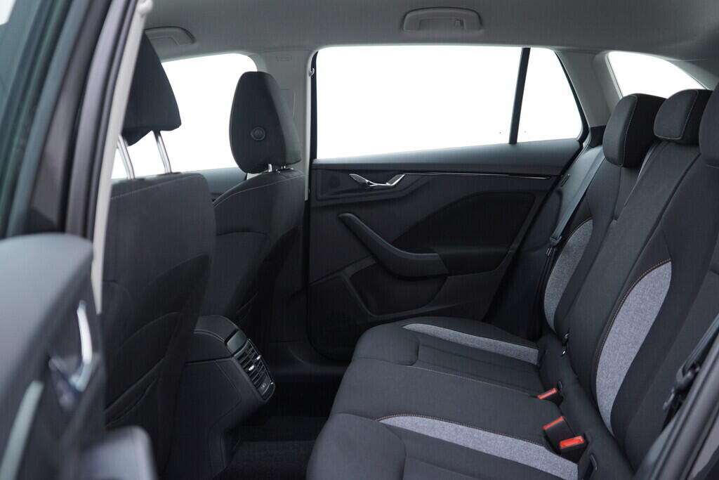 OV190V08939_35.webp_SCALA Selection 1.0 TSI 85 kW manuál, DPH