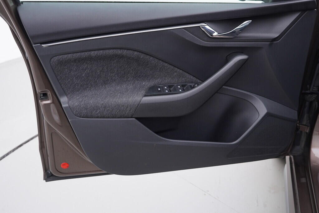 OV190V08947_19.webp_KAMIQ Style 1.6 TDI 85 kW automat, DPH