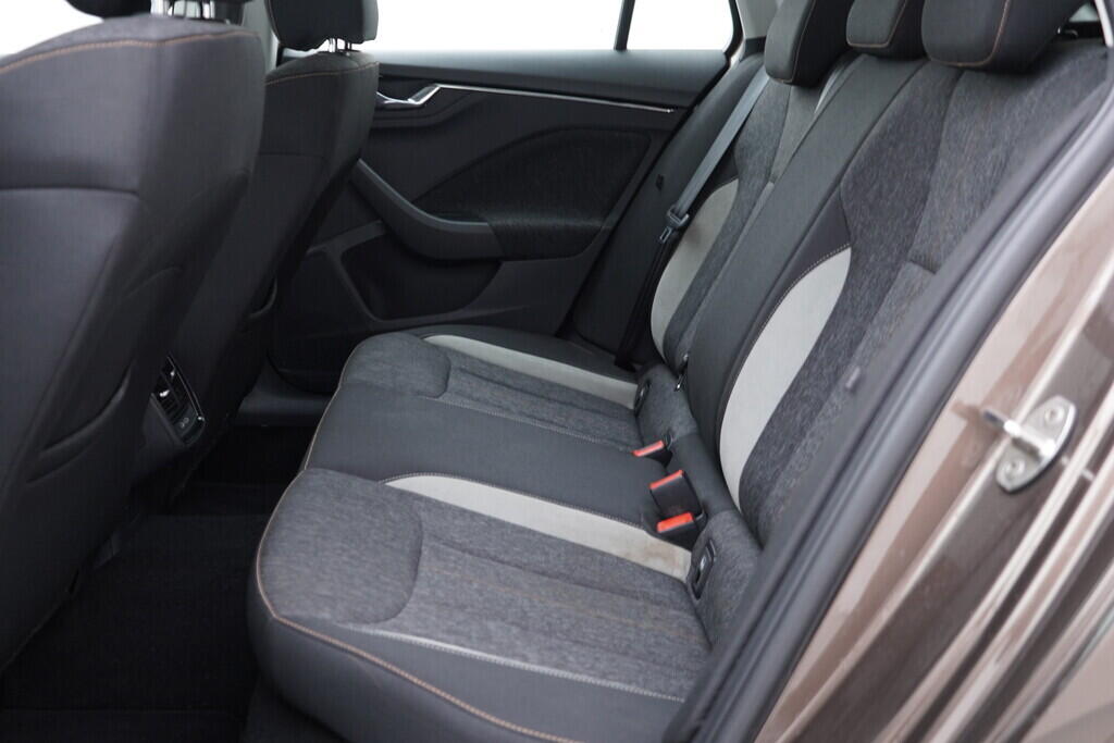 OV190V08947_36.webp_KAMIQ Style 1.6 TDI 85 kW automat, DPH