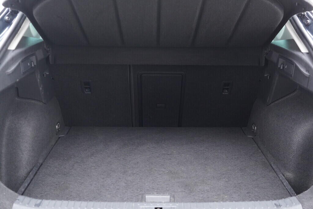 OV190V08950_39.webp_FORMENTOR  2.0  140 kW automat, DPH