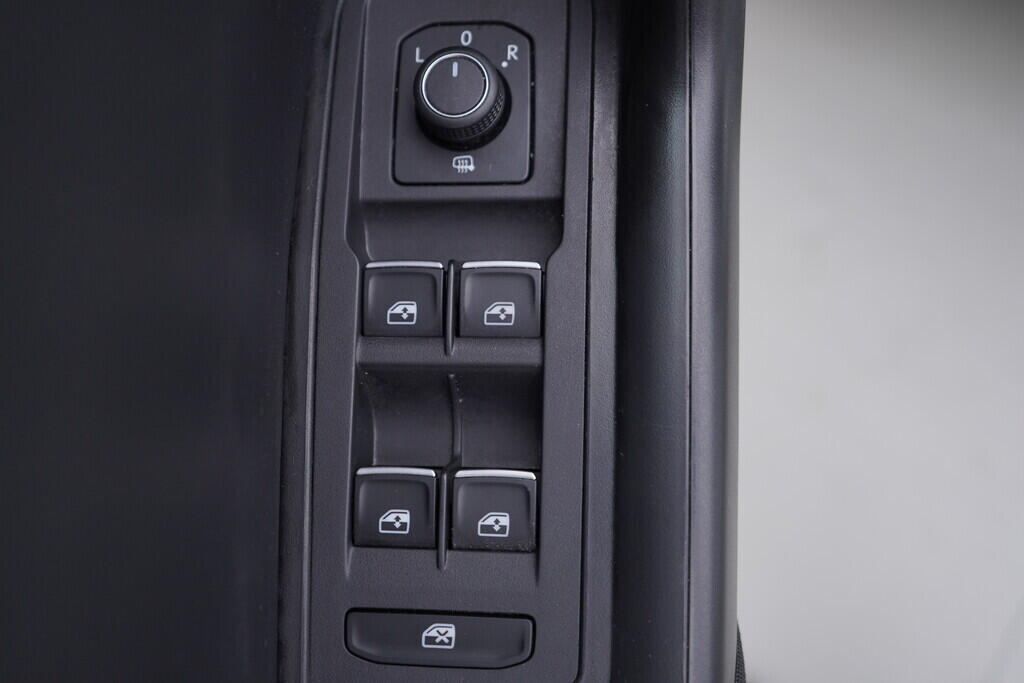 OV190V08953_20.webp_T-ROC STYLE 1.5 TSI 110 kW manuál