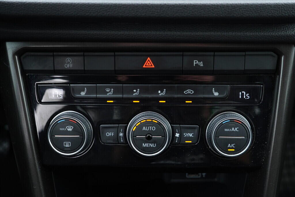 OV190V08953_31.webp_T-ROC STYLE 1.5 TSI 110 kW manuál