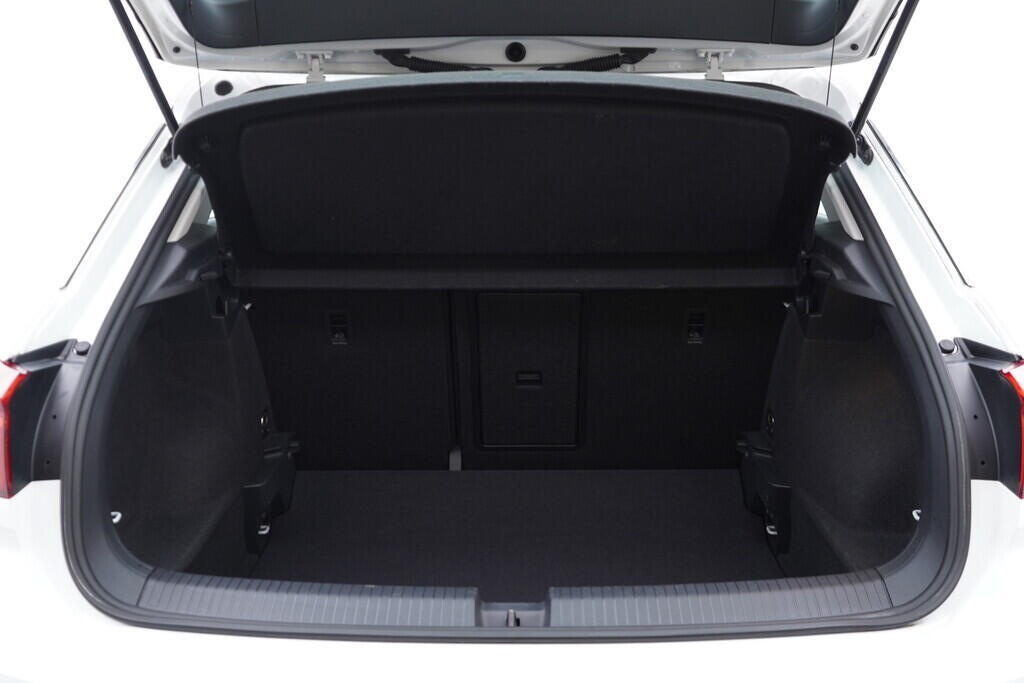 OV190V08953_37.webp_T-ROC STYLE 1.5 TSI 110 kW manuál