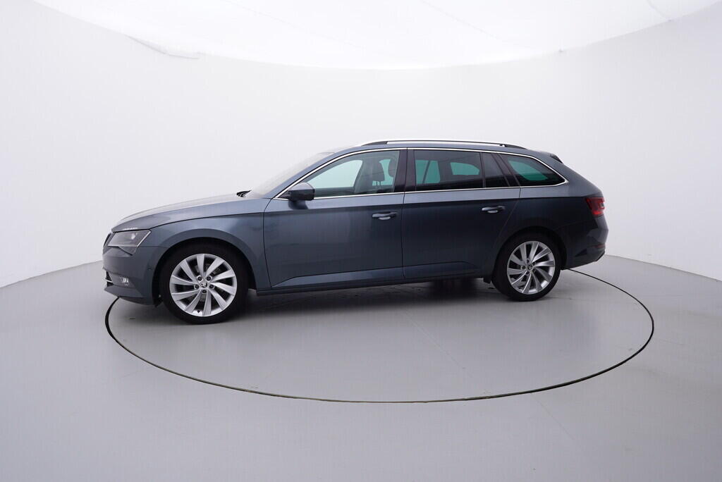 OV190V08954_11.webp_SUPERB Style Extra 1.6 TDI 88 kW automat