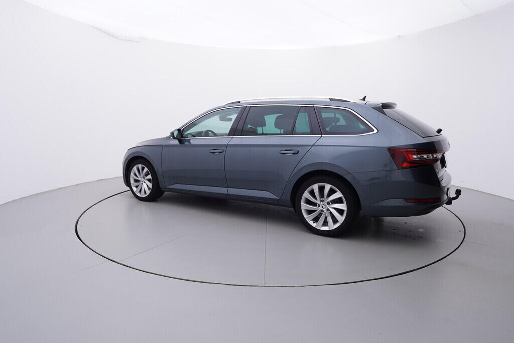 OV190V08954_12.webp_SUPERB Style Extra 1.6 TDI 88 kW automat