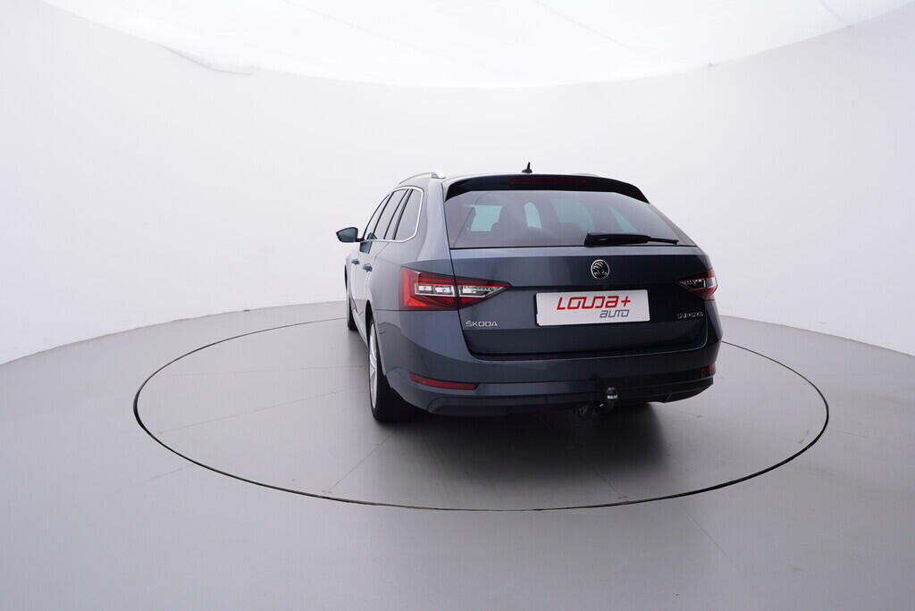 OV190V08954_13.webp_SUPERB Style Extra 1.6 TDI 88 kW automat