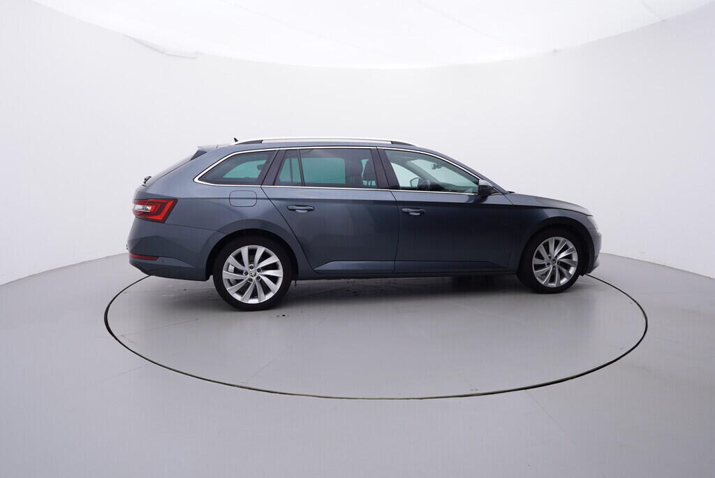 OV190V08954_15.webp_SUPERB Style Extra 1.6 TDI 88 kW automat