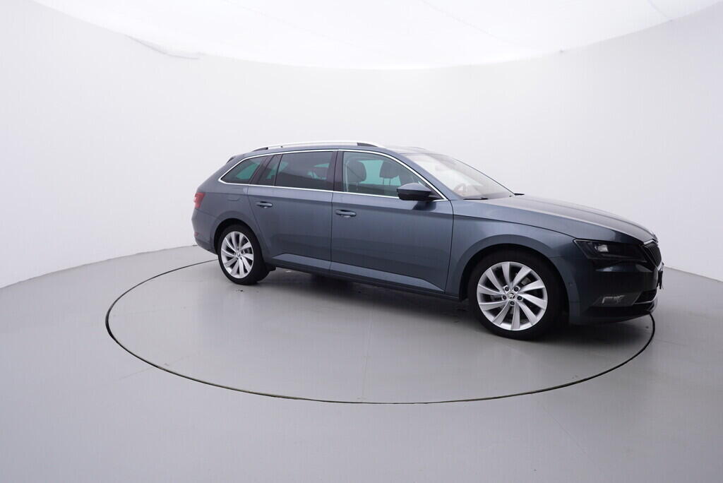 OV190V08954_16.webp_SUPERB Style Extra 1.6 TDI 88 kW automat